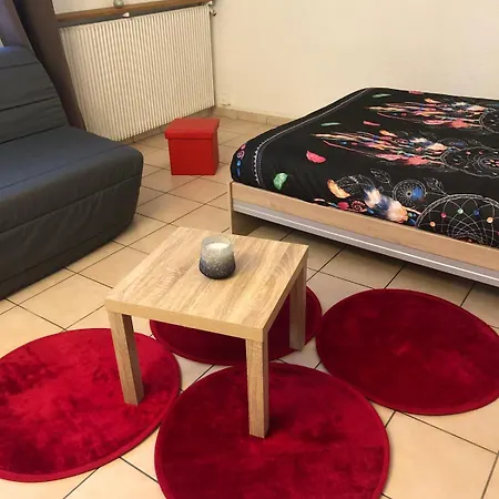 Super Center Apartment